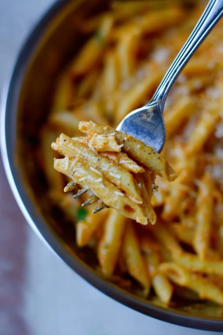 15-Minute Pasta with Creamy Tomato Sauce
